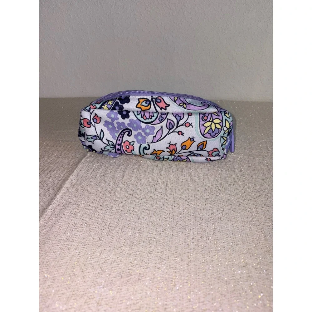 Vera Bradley makeup bag Pouch Purple Floral Paisley Good Zippered Cosmetic Case